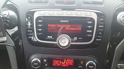 enter toyota avensis radio code